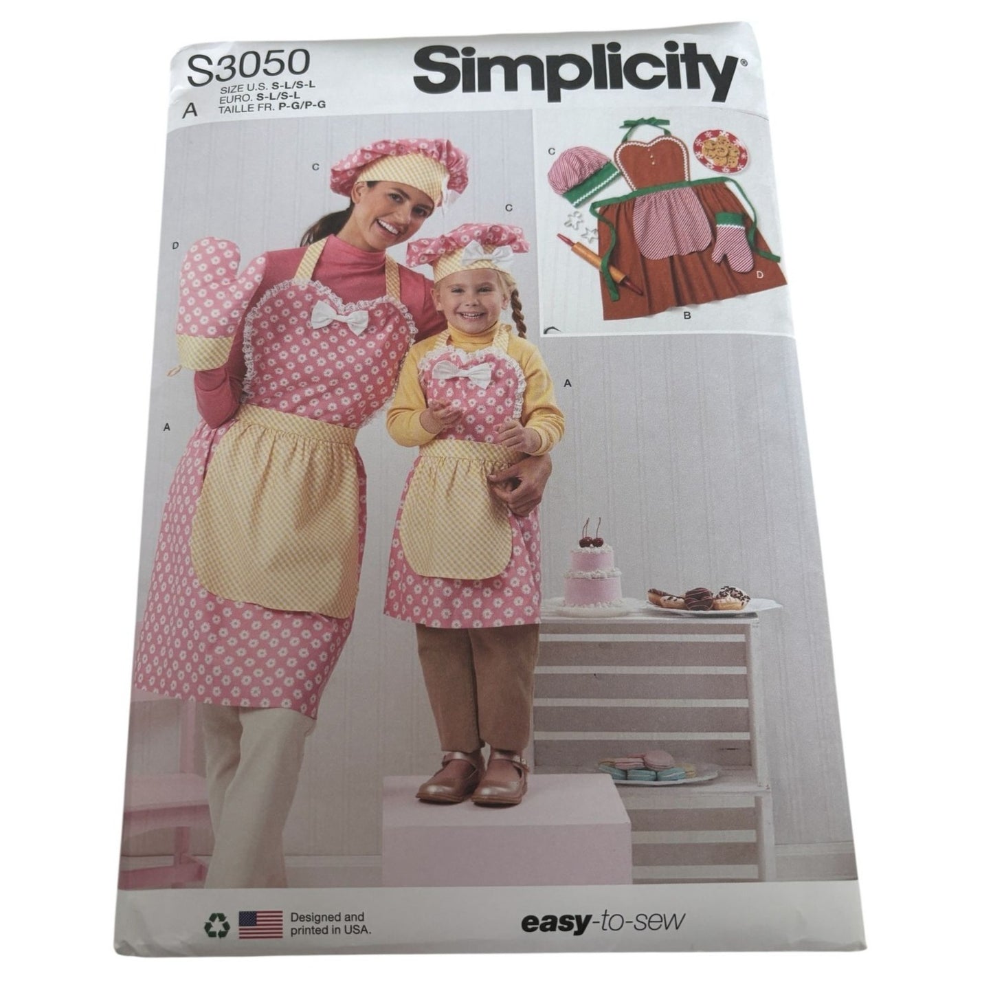 Simplicity Sewing Pattern S3050 Mother Daughter Matching Aprons Christmas Mom UC