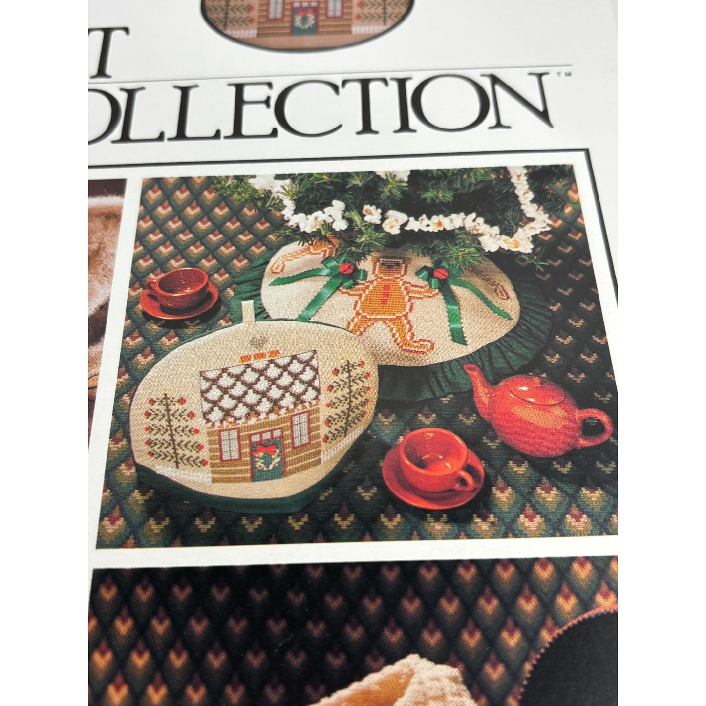 The Cricket Collection Cross Stitch Pattern Gingerbears Christmas Bears Cabin