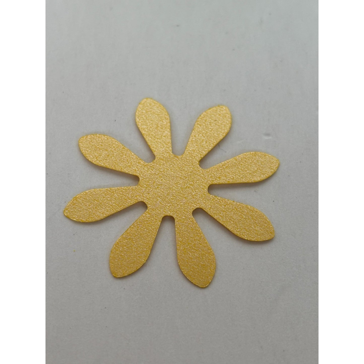 The Paper Studio Flower Shape Daisy Punch 1.5 inch Friendship Card Making