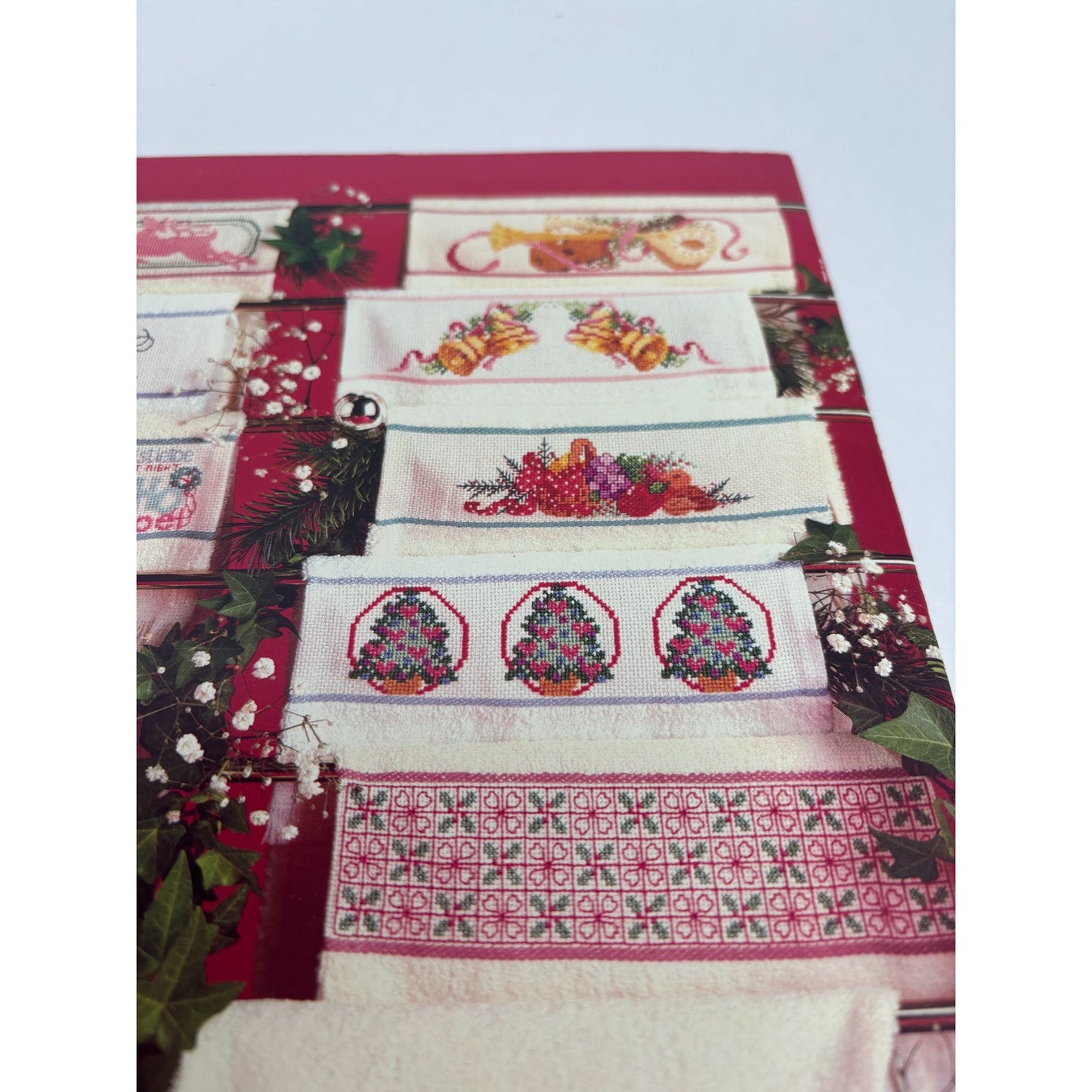 American School Of Needlework Christmas Designs For Borderline Towels Santa Noel