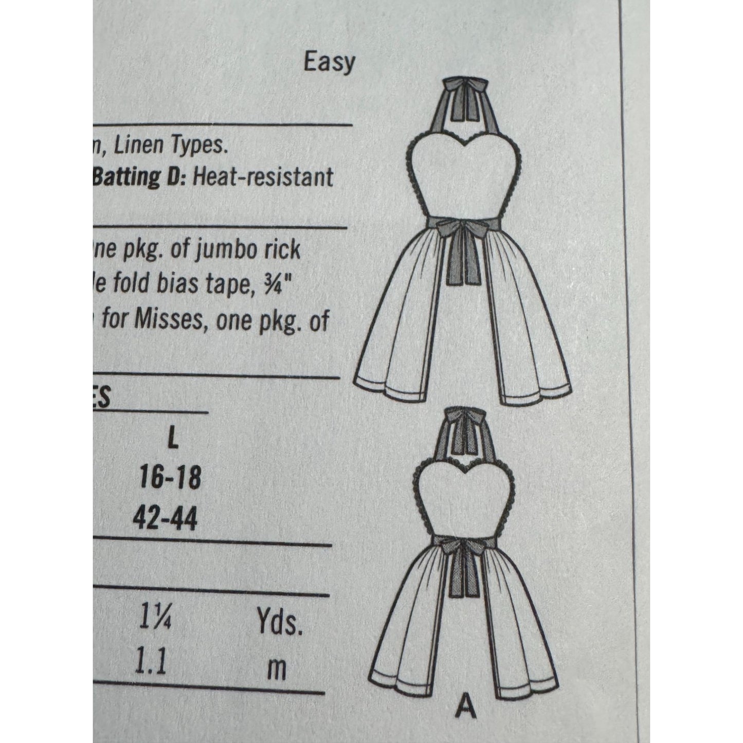 Simplicity Sewing Pattern R12192 Mother Daughter Matching Aprons Christmas Uncut