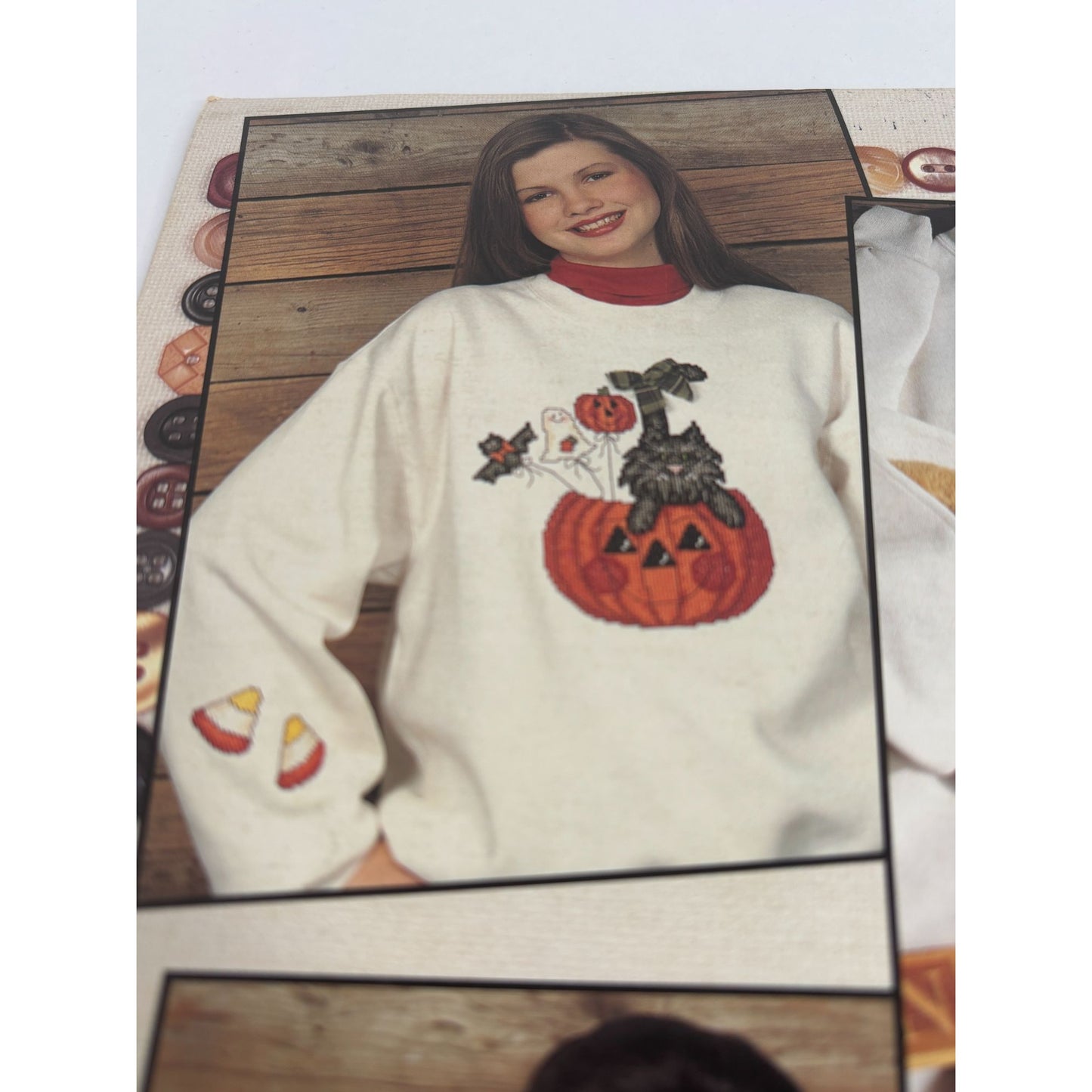 Leisure Arts Cross Stitch Pattern Leaflet Buttoned Up for the Holidays Halloween