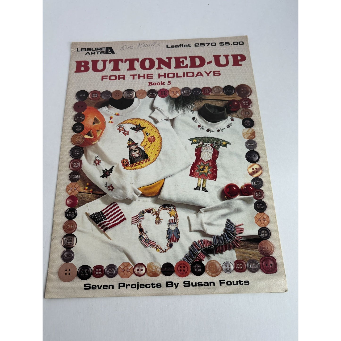 Leisure Arts Cross Stitch Pattern Leaflet Buttoned Up for the Holidays Halloween